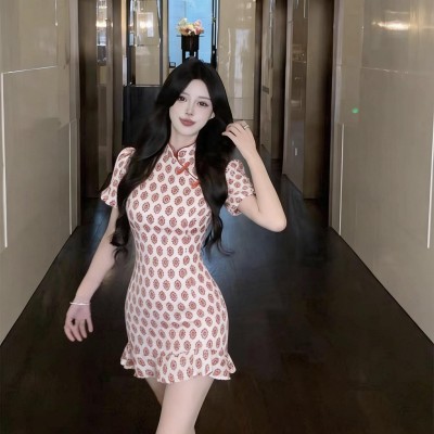 时尚花色泡泡袖改良版旗袍